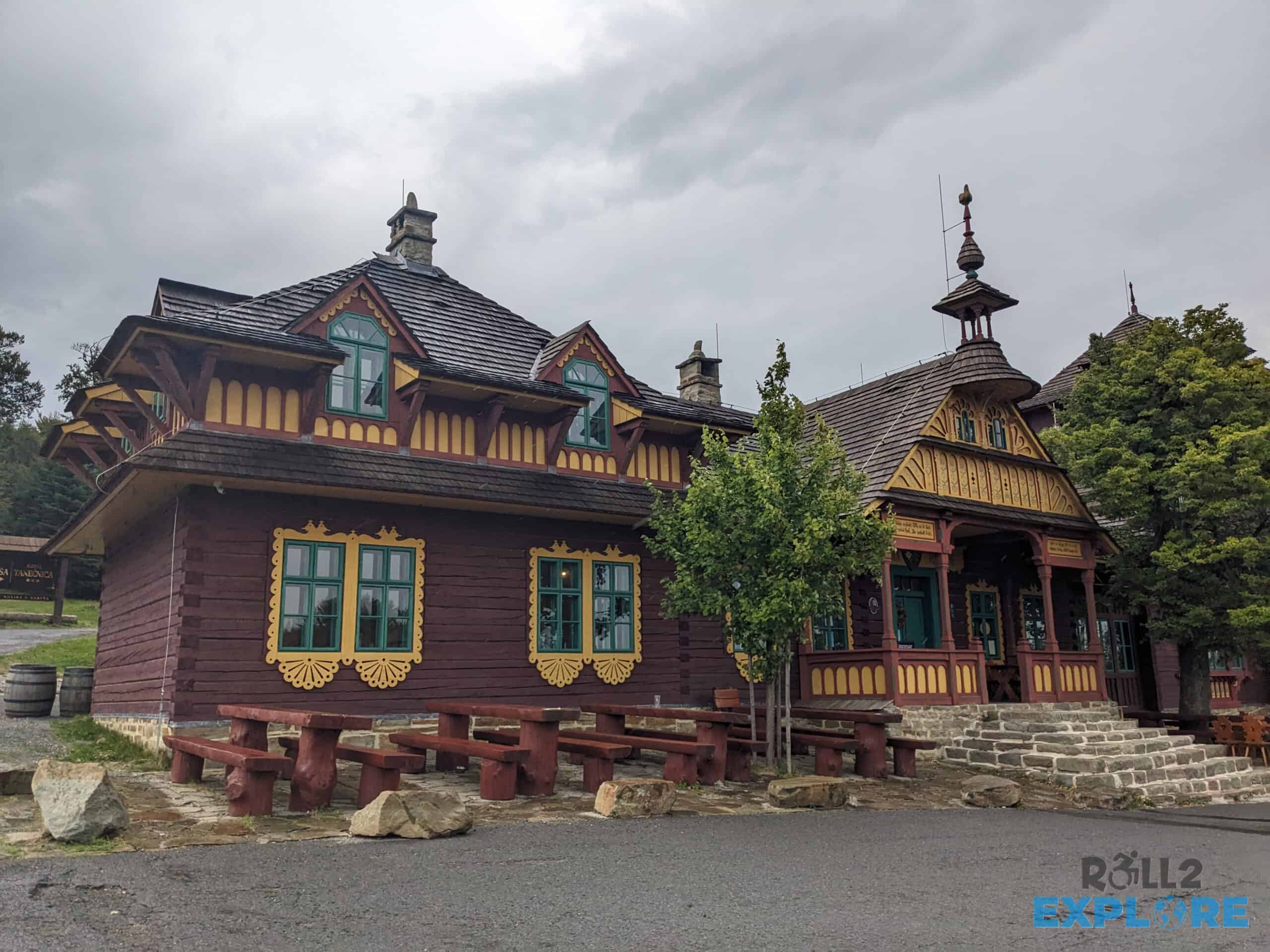 Libusin Cottage in cloudy weather, no people